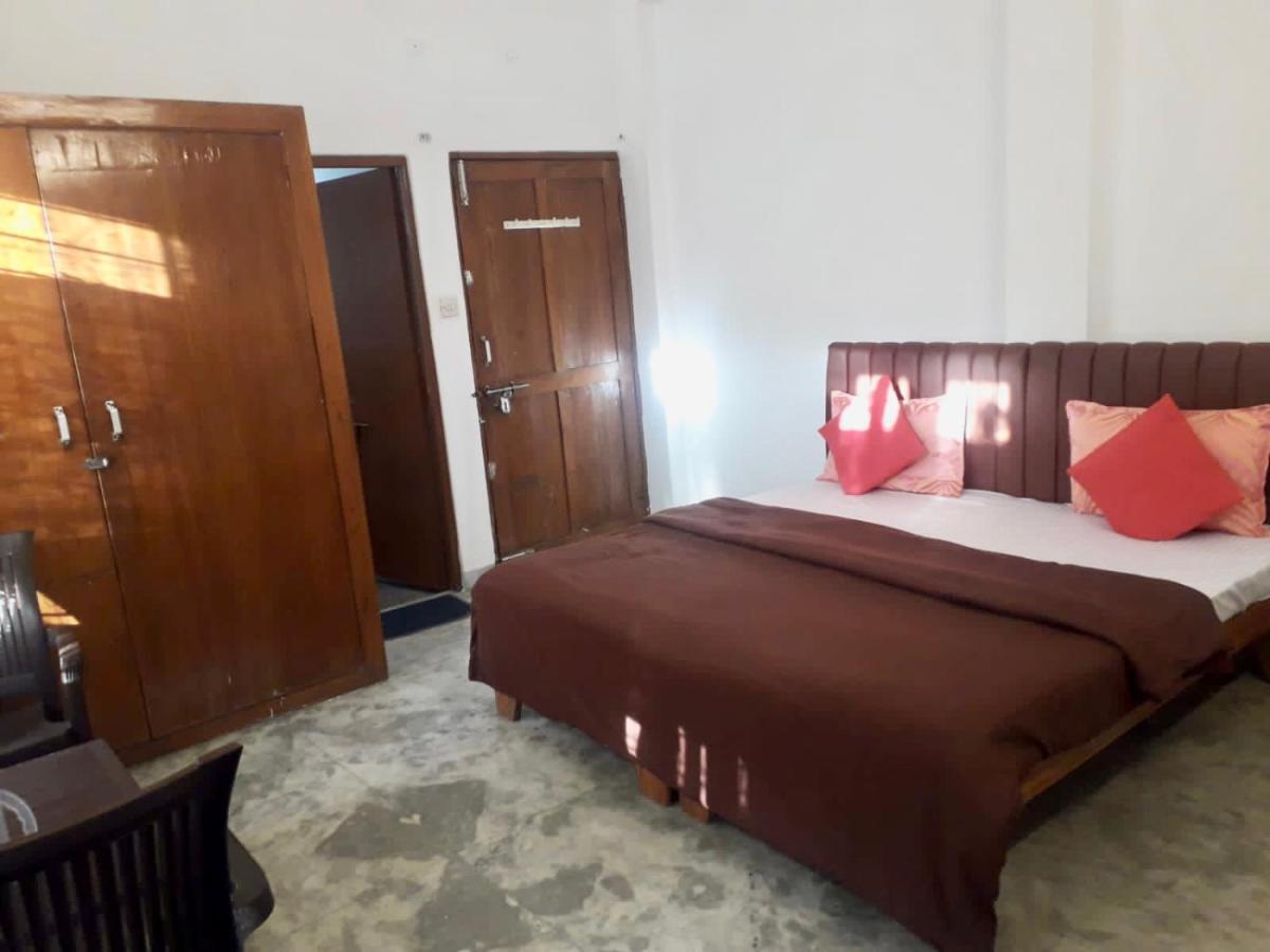 Peacock Hill Homestay Бопал Екстериор снимка