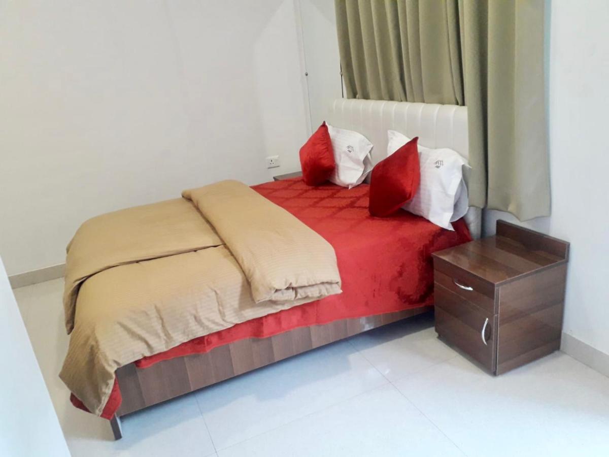 Peacock Hill Homestay Бопал Екстериор снимка