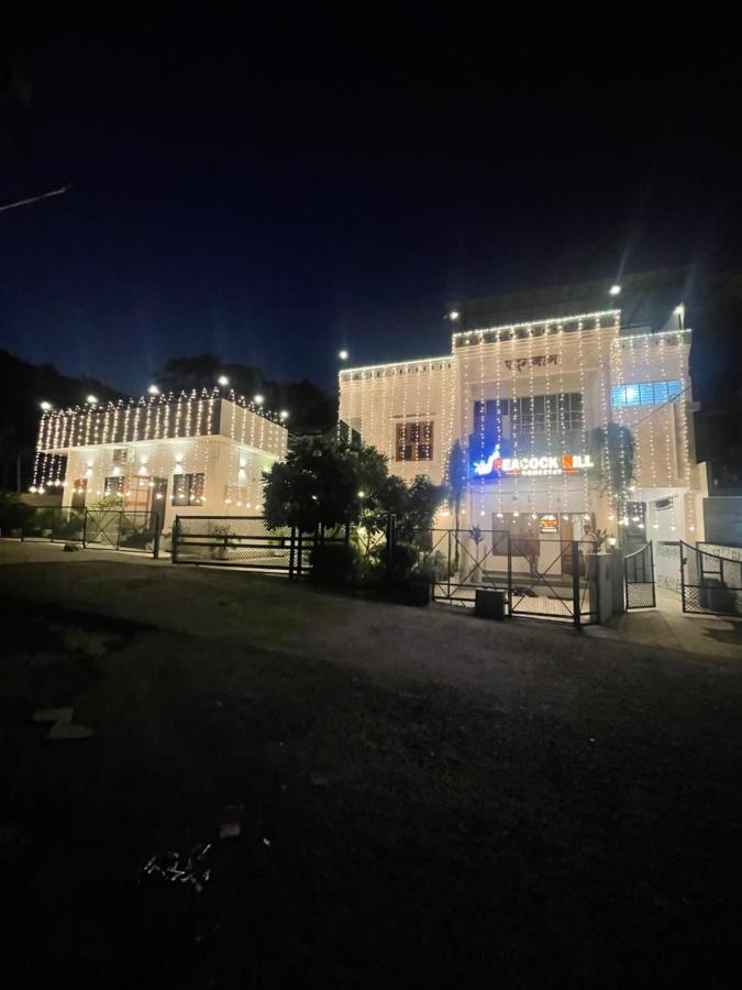 Peacock Hill Homestay Бопал Екстериор снимка