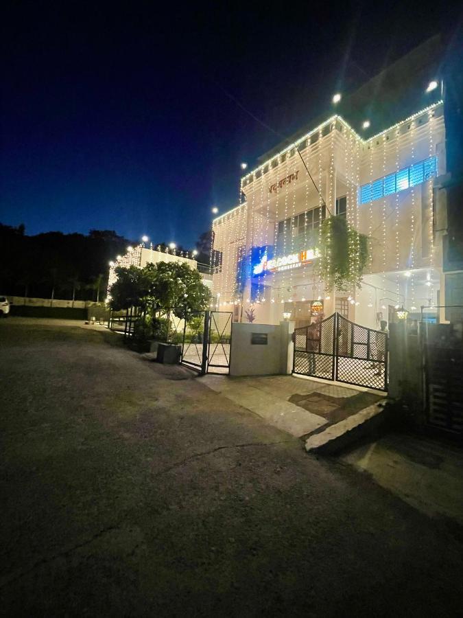 Peacock Hill Homestay Бопал Екстериор снимка